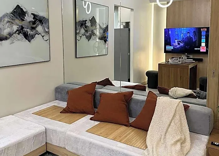 One Uptown Residences At Bgc - Staycations Up Above 15 2*