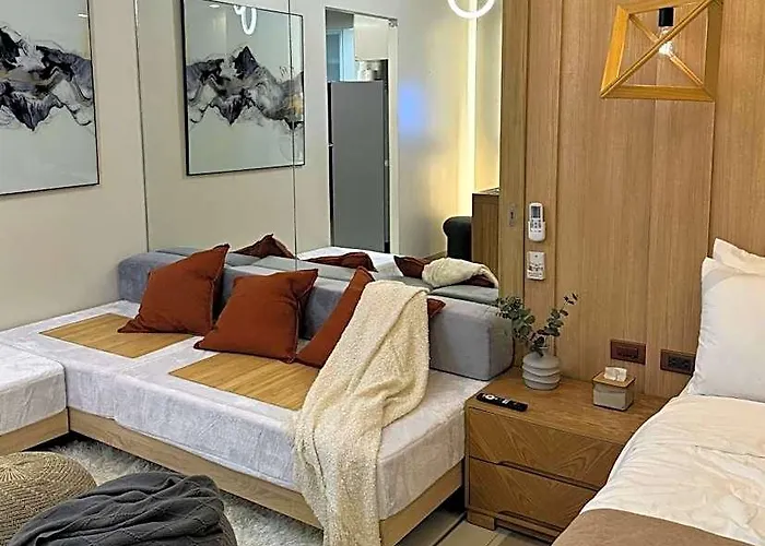 One Uptown Residences At Bgc - Staycations Up Above 15