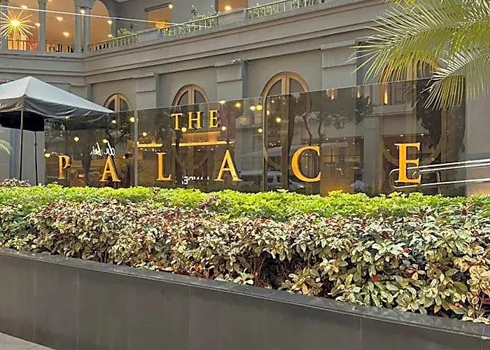 酒店 One Uptown Residences At Bgc - Staycations Up Above 15 马尼拉