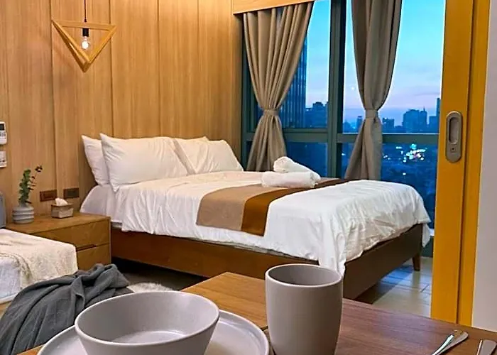 One Uptown Residences At Bgc - Staycations Up Above 15 2*
